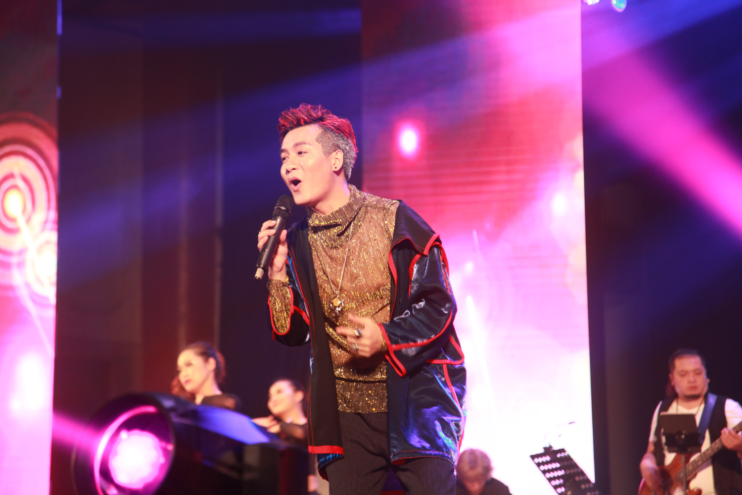  p data-id="gnrpwpf5as">李菓(trevor),1989年10月20日出生于贵州省