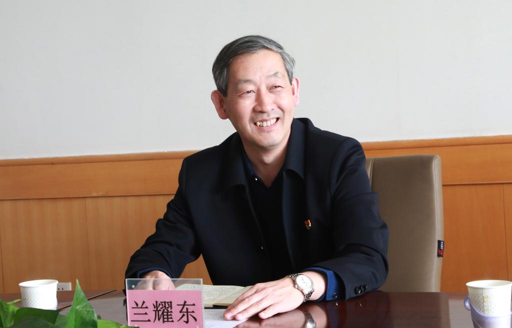  p data-id="gnasl0y1so">兰耀东,男,汉族,1963年1月出生,河北南皮人.