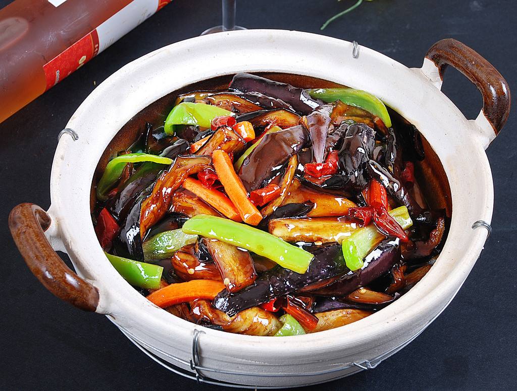 鲨鱼茄子砂锅煲