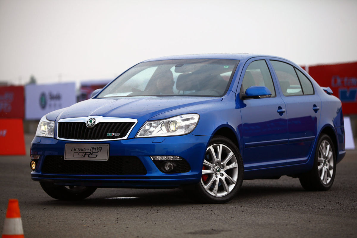  p>斯柯达明锐作为上汽大众斯柯达品牌的第一款轿车,是与欧洲同步的