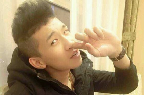 ="#" data-lemmaid="4346446">潘广益 /a>的一首《我好想你》为背景曲