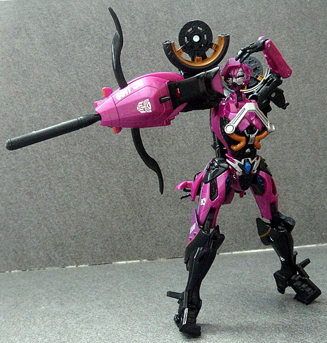  p>阿尔茜( i>arcee /i>)是美国孩之宝公司旗下《变形金刚》系列产品