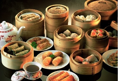  p>广州点心又称为广式点心,是汉族饮食文化的重要组成部分.