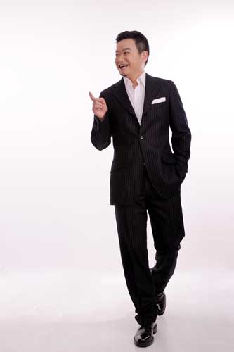  p>李佳明,1975年10月10日出生于新疆库尔勒,中共党员,中央广播电视总