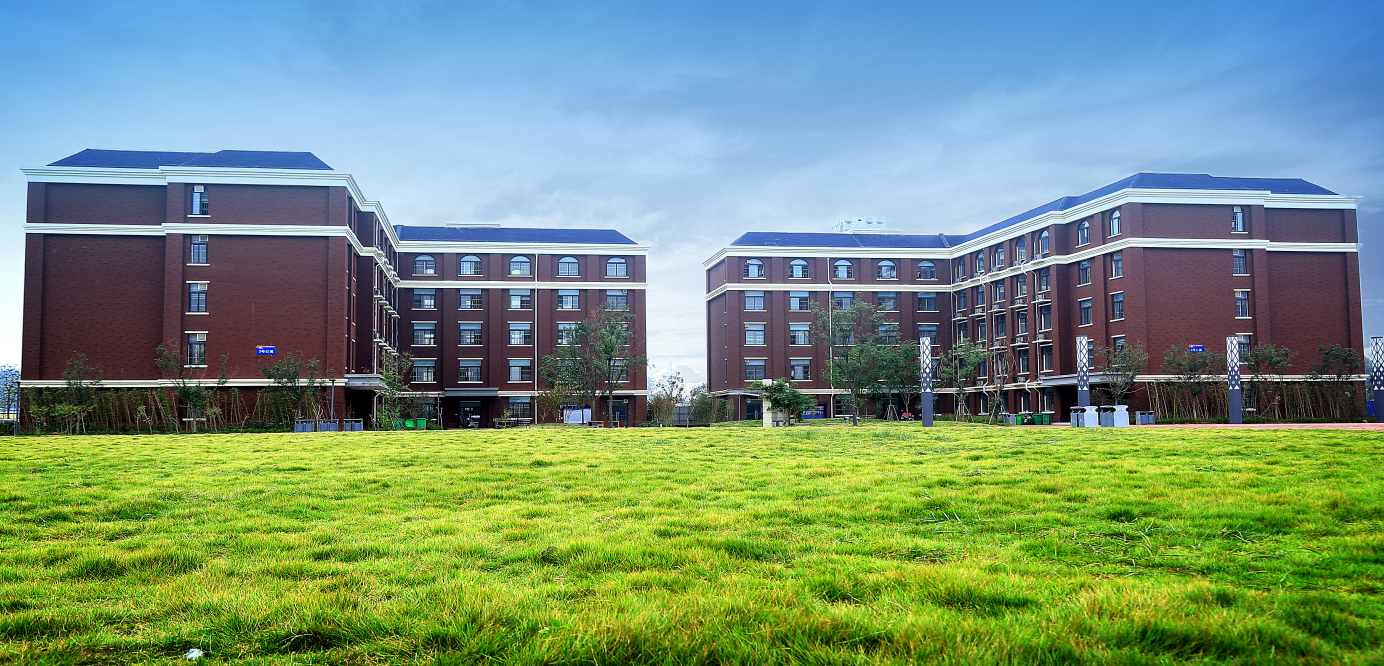  p>濮阳建业国际学校是一所全封闭,寄宿制学校,由建业集团投资2亿多