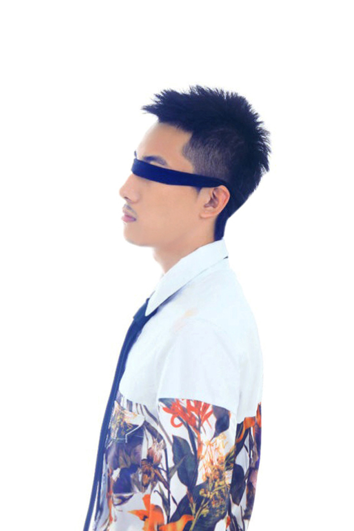 是一部"现代时尚都市情感大片"讲述芷蕾·雅涵·胖子·诗杰·viv