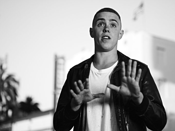 ">来自波士顿的白人说唱歌手sammyadams出生在美国马萨诸塞州的剑桥市