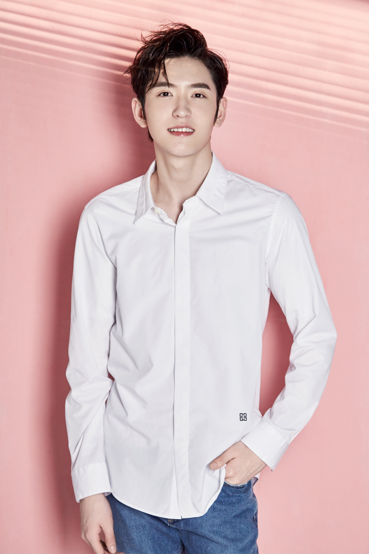 李东阳(young),1999年1月23日出生于山东省威海市,中国内地影视男演员