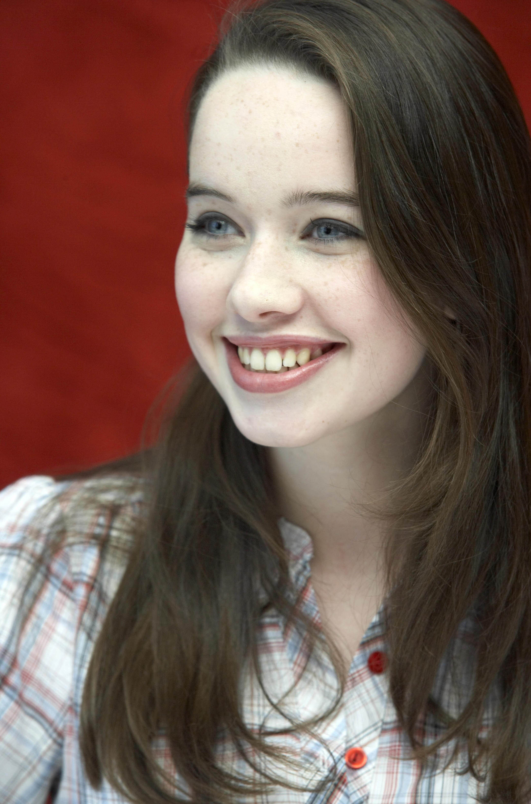  p>安娜·帕波维尔 i>(anna popplewell) /i>,1988年12月16日出生于
