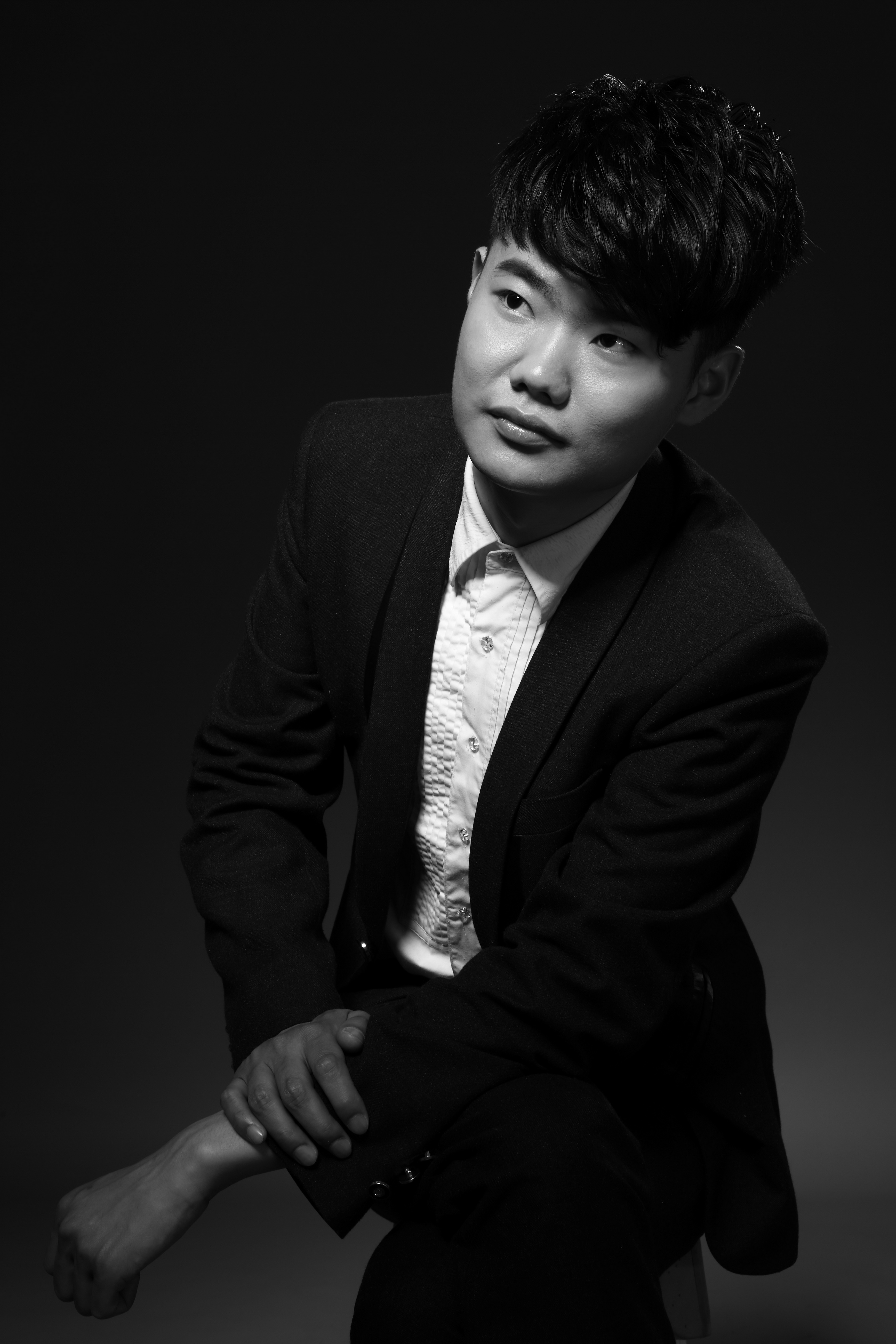 官羽以极具辨识度的 a target="_blank" href="