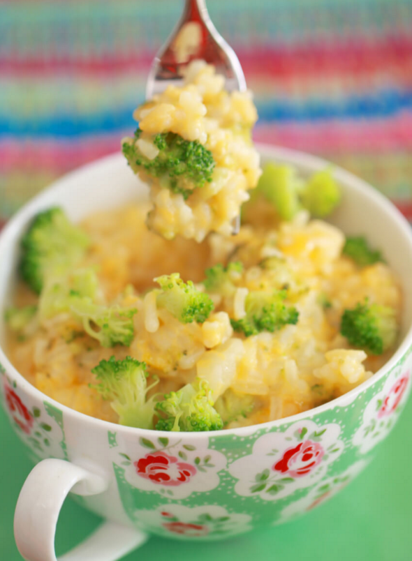 就是小时候动画片常看到的黄色芝士,也是麦当劳汉堡里那片黄色的芝士