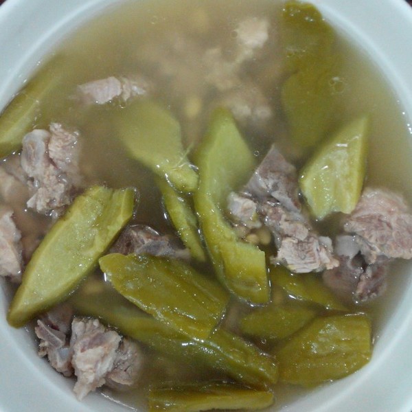黄豆苦瓜排骨汤