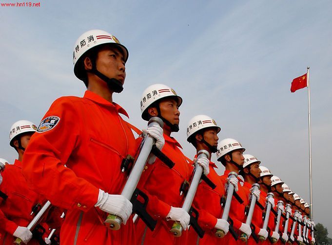  p>消防兵,即人们对 a target="_blank" href="/item/武警消防部队