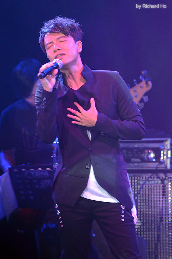 lee),1967年12月6日生于中国香港,籍贯广东新会崖西,华语流行乐男歌手