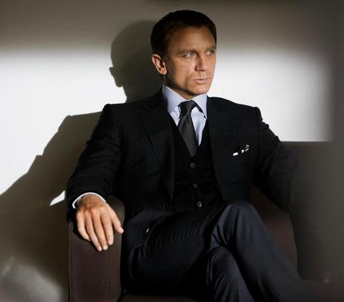  p>丹尼尔·克雷格(daniel craig),1968年3月2日出生于英国英格兰柴郡