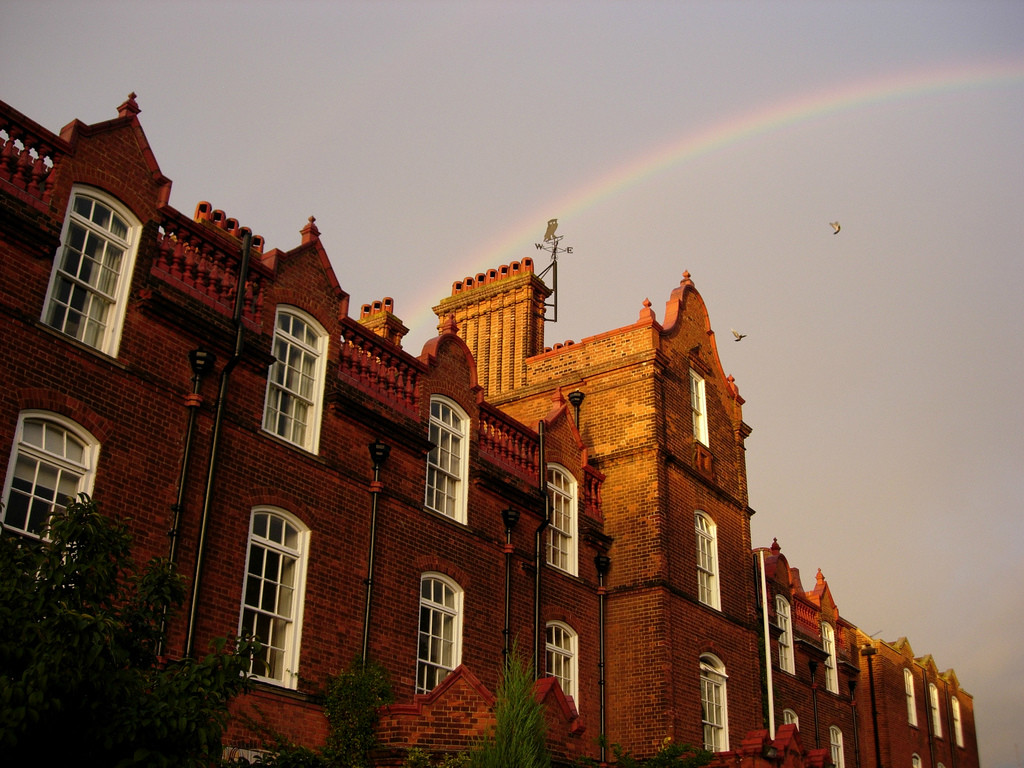  p>剑桥大学休斯学堂(hughes hall)为剑桥大学的正式成员学院.