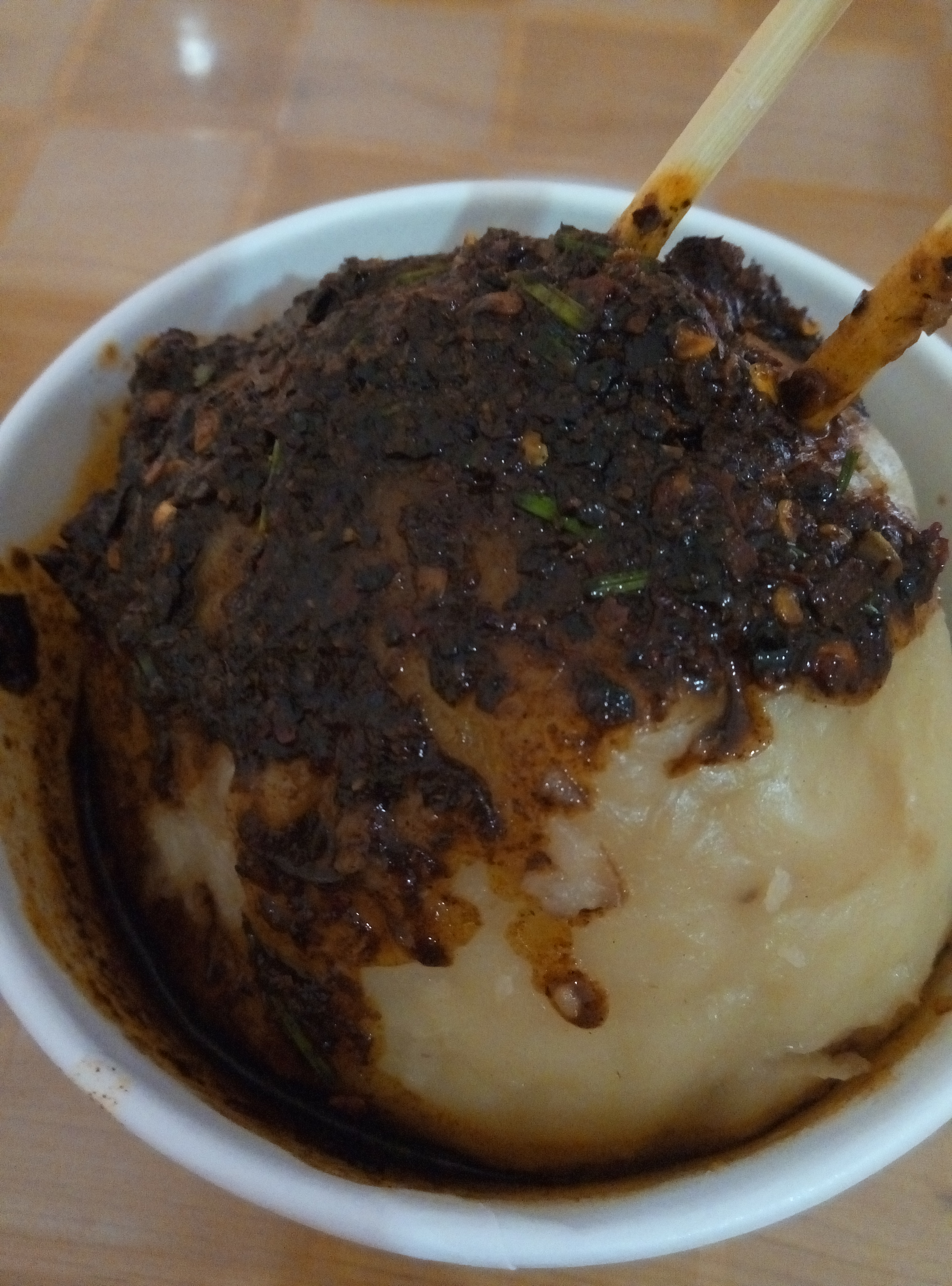  p>灰粑属于碱水类食物,主要 a href="#" data-lemmaid="5459262">