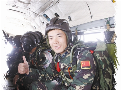夏卫国,空降兵雷神突击队首任队长,1981年11
