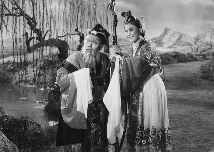 《天仙配》是 a target="_blank" href="/item/上海电影制片厂