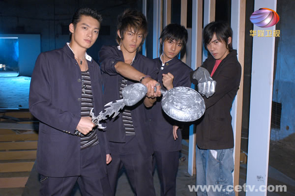  p data-id="gnrsnstgmw">丁小雨,《 a target