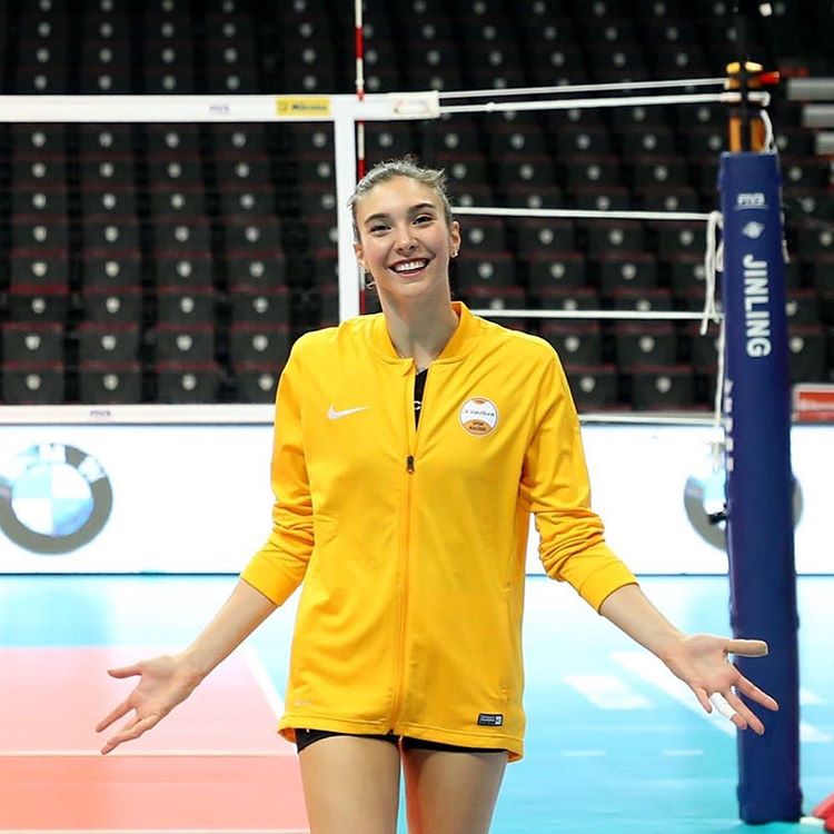 >纳兹·埃德米尔(naz aydemir),1990年8月14日出生于土耳其伊斯坦布尔