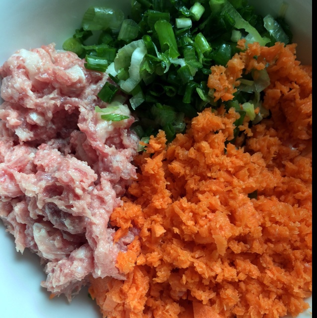 胡萝卜肉末馄饨