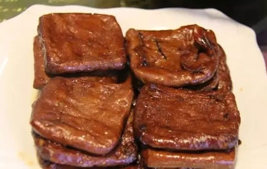  p data-id="gn7ucnx27n">靖港香干是一道湖南省的地方传统小吃. /p>