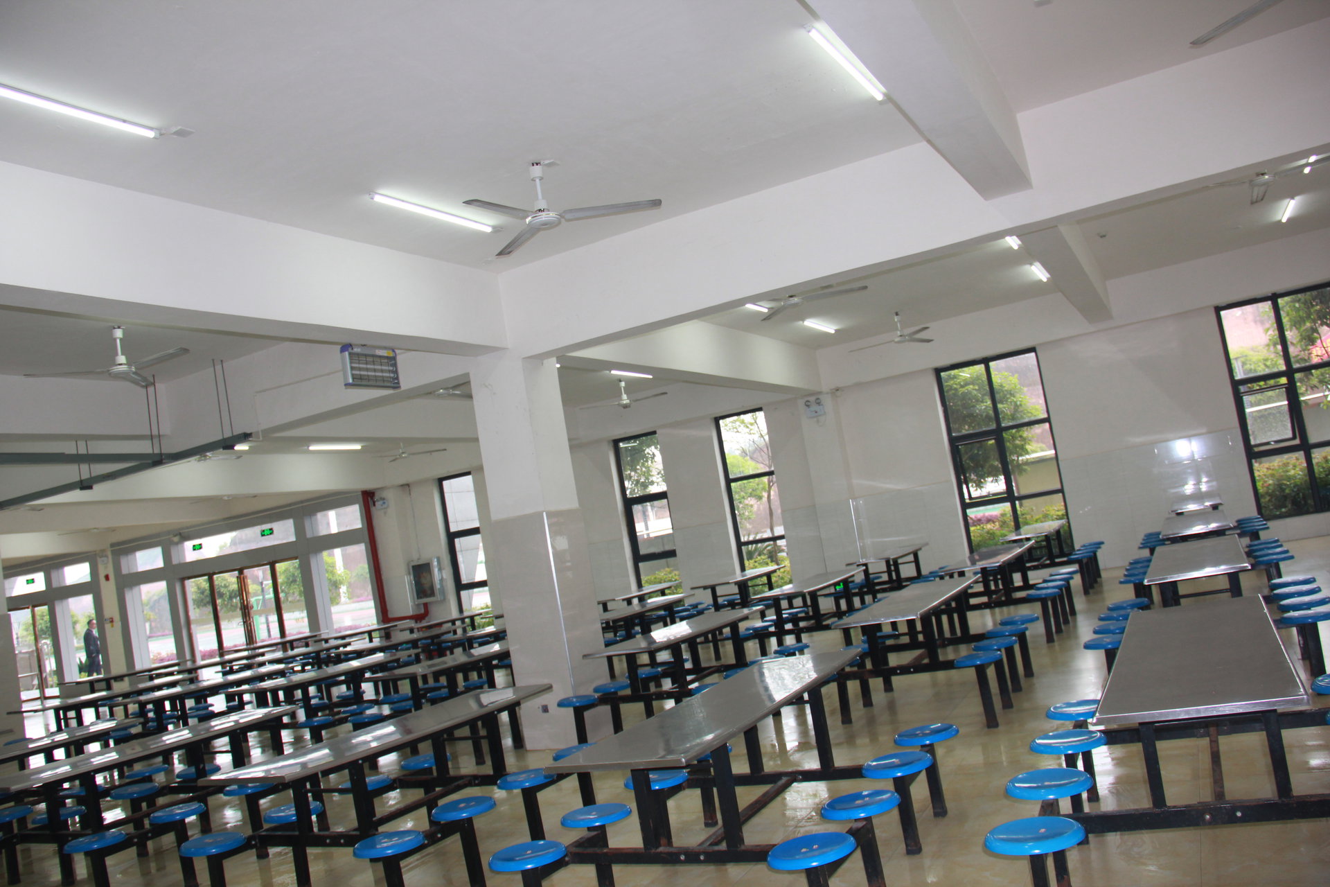 恩施市英才学校