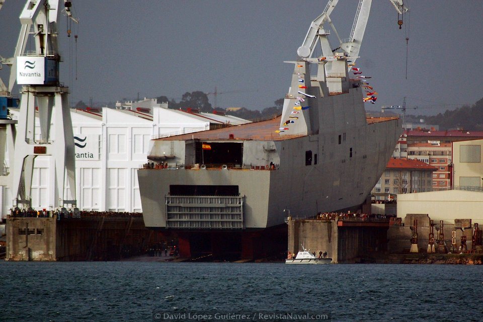 " data-lemmaid="9464488">西班牙海军 /a>的一艘 b>融合了轻型 /b> a