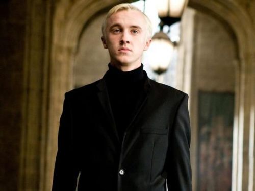  p>德拉科·马尔福 (draco malfoy),全名为德拉科·卢修斯·马尔福