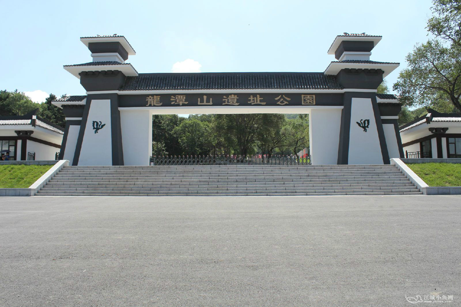 >龙潭山遗址公园位于 a target="_blank" href="/item/吉林市/182763"