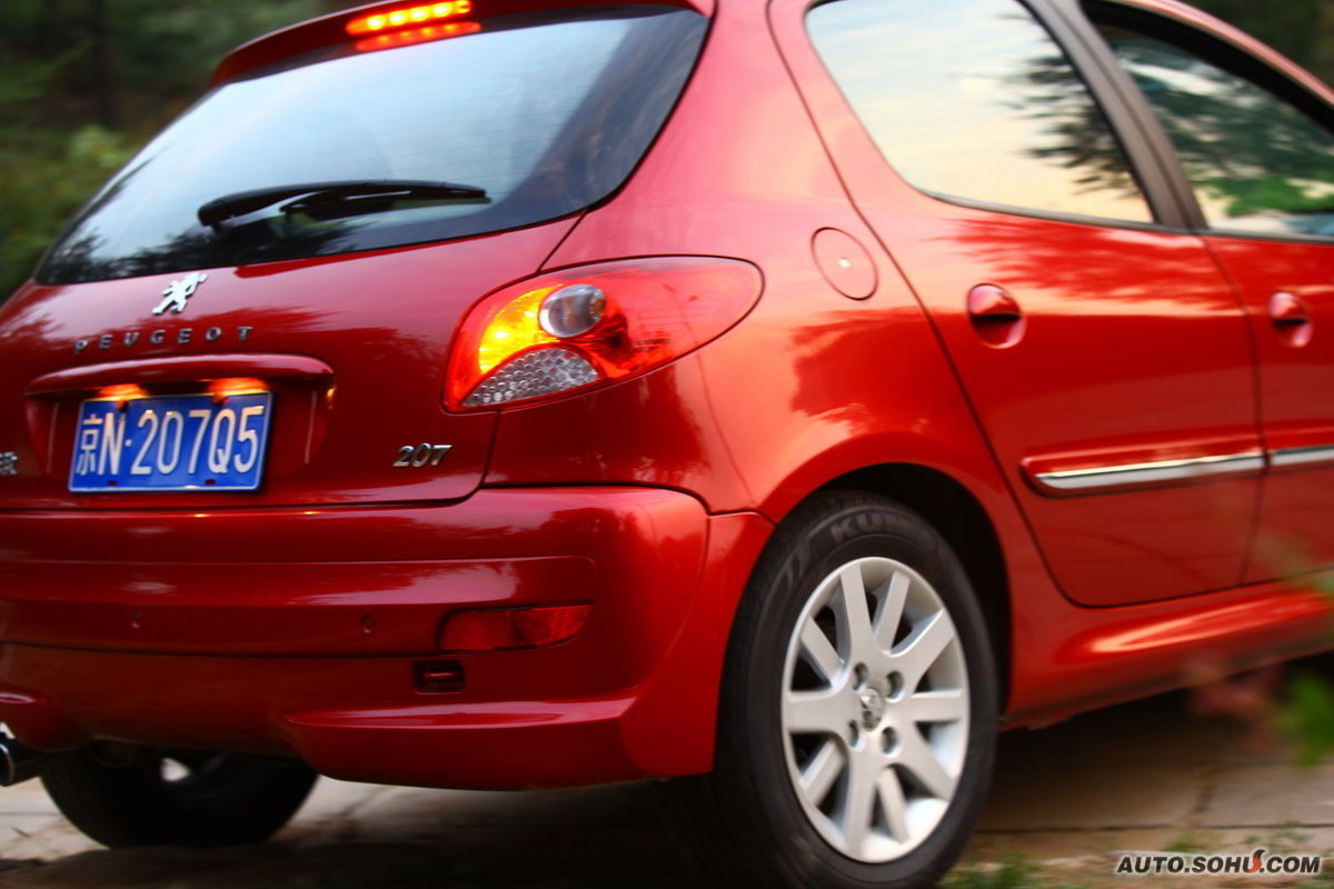 标致207