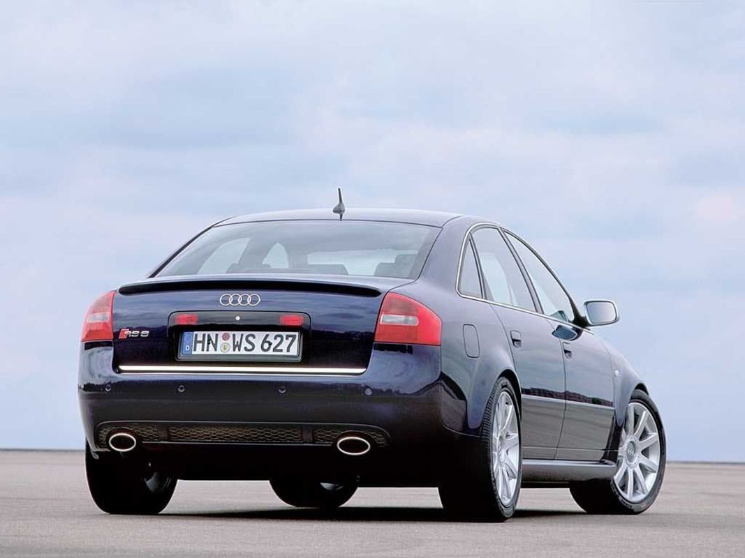 href="/item/奥迪/24117" data-lemmaid="24117">奥迪 /a>rs6 quattro