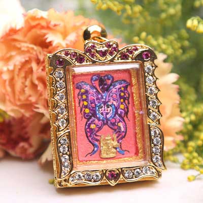 data-lemmaid="202552">泰国 /a>佛牌的一种,蝴蝶牌的创始人是泰国