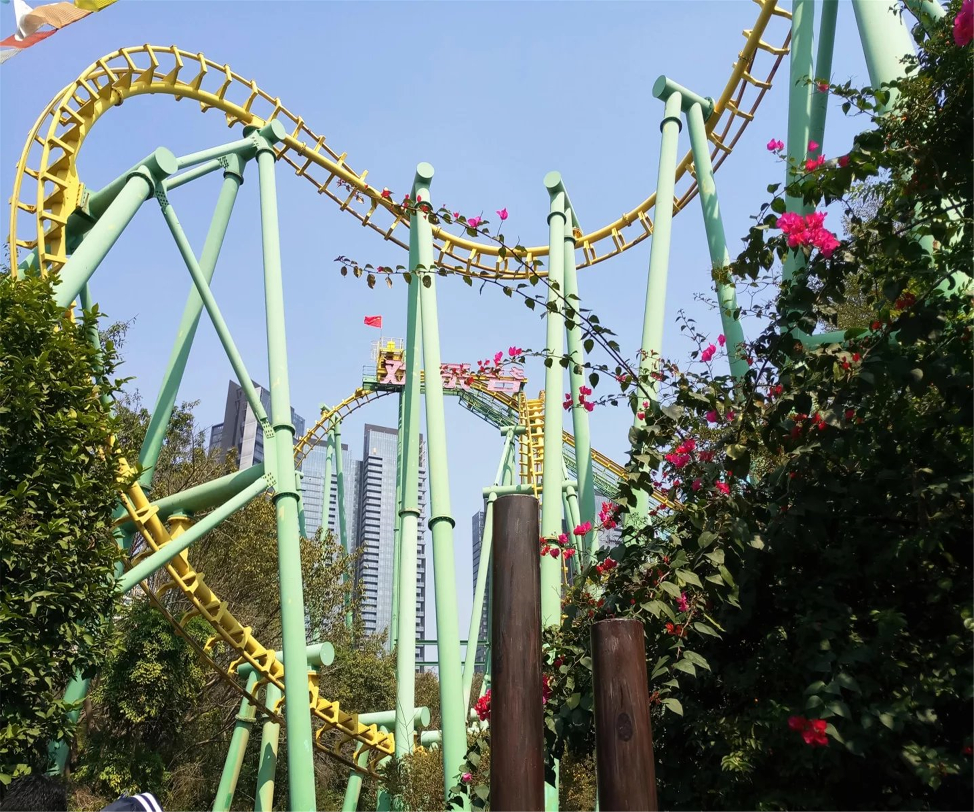  p>深圳欢乐谷,位于深圳市 a target="_blank" href="/item/南山区