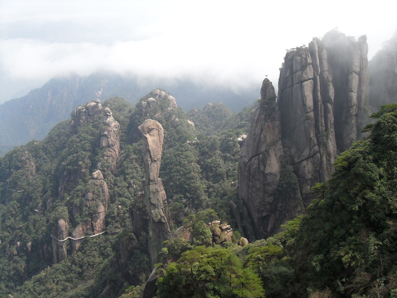 data-lemmaid="13578383">东海岸 /a>,是江西上饶三清山十大景区之一