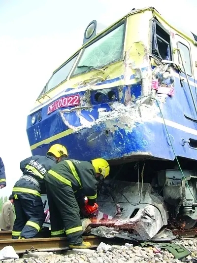  p data-id="go06gakc6t"> b>东风11型内燃机车 /b>(df11)是 a target