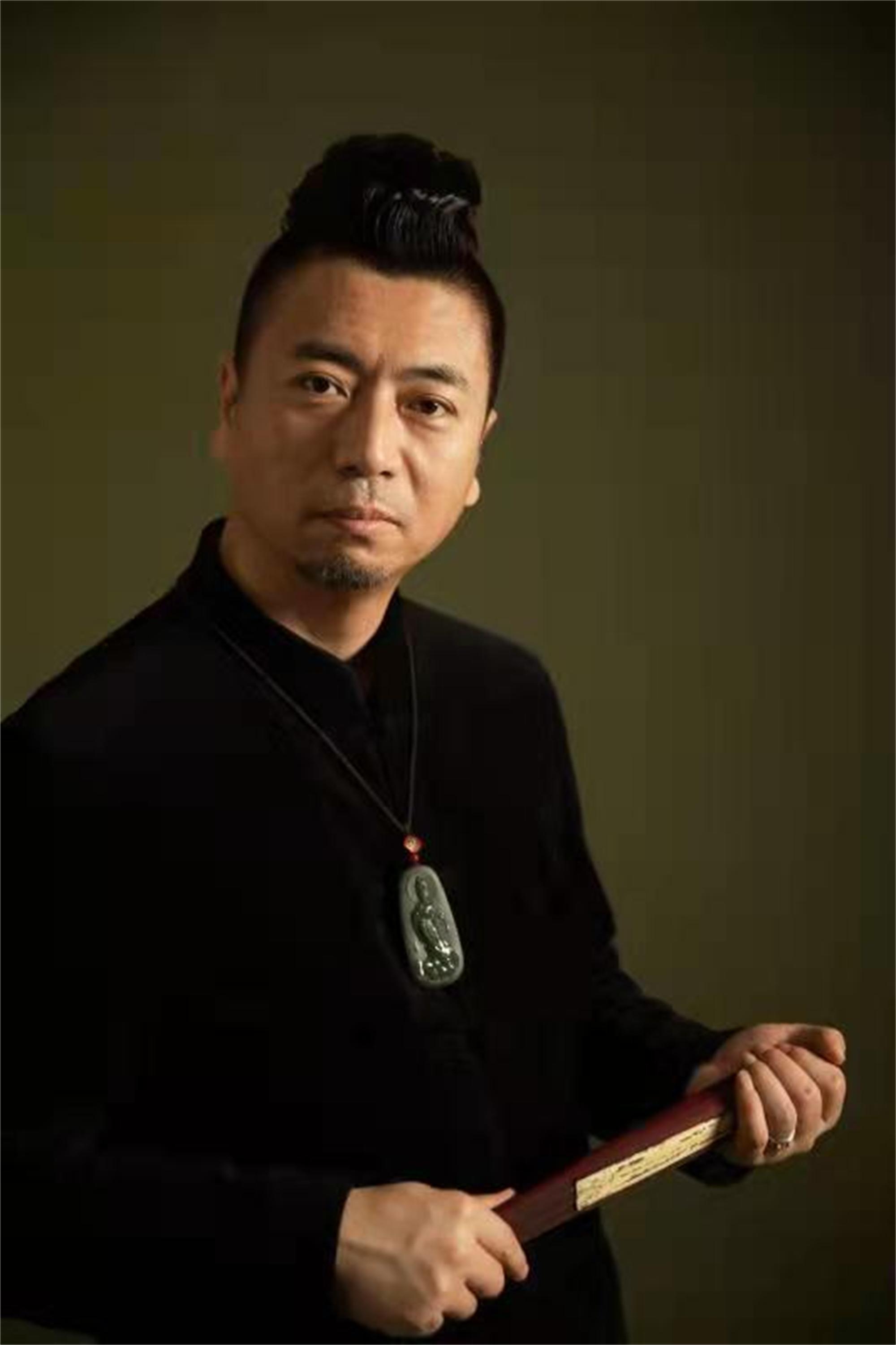 李东辉