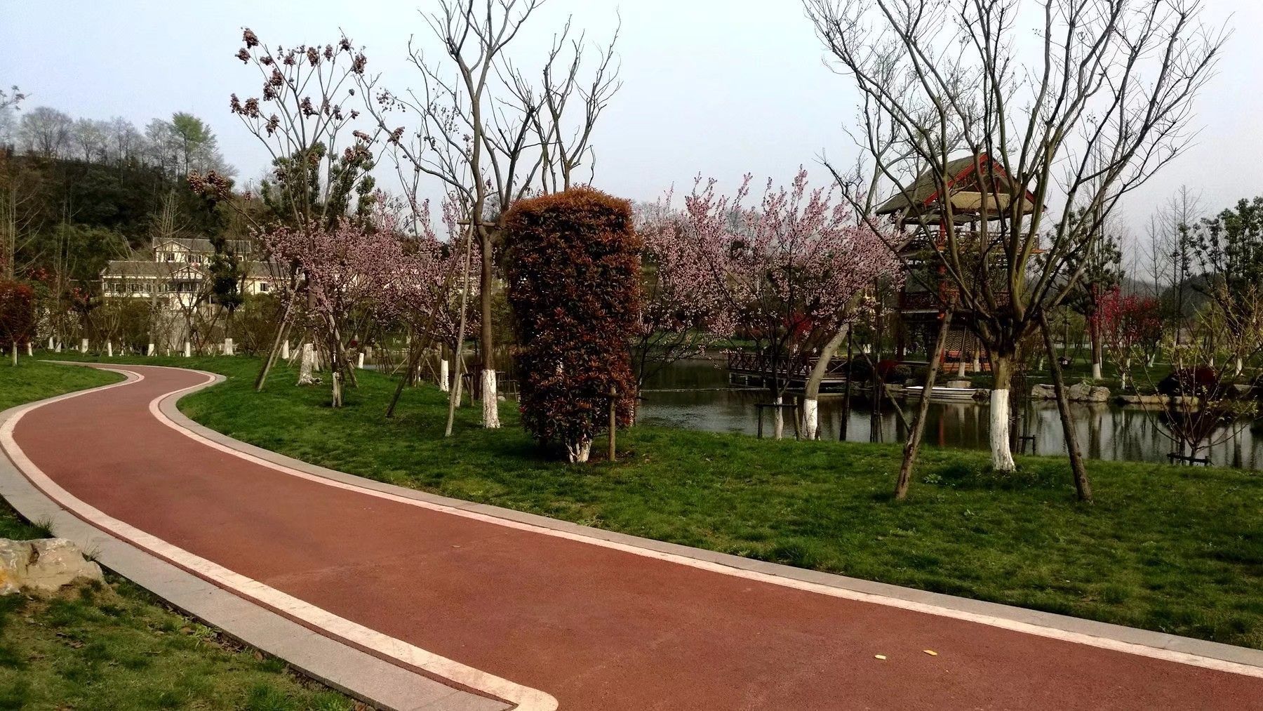 x68x">深溪莲池湿地公园景区是国家aaa级旅游景区,位于贵州省遵义市 a