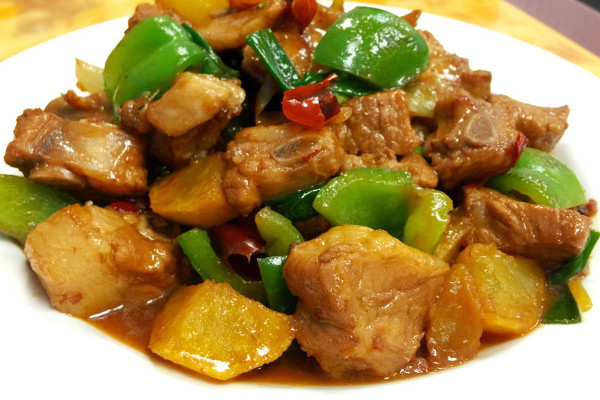 青椒土豆排骨