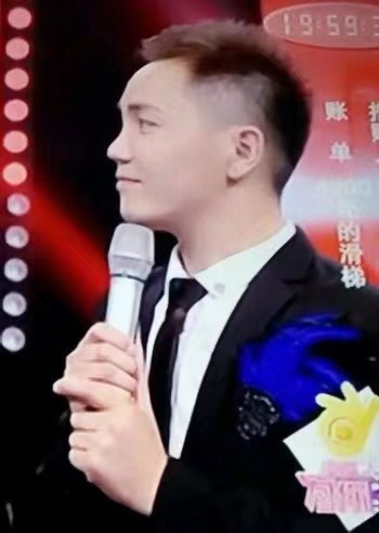 韦东