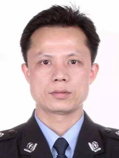  /p> p data-id="snv4hzbdim1l">现任合山市人民政府副市长,公安局