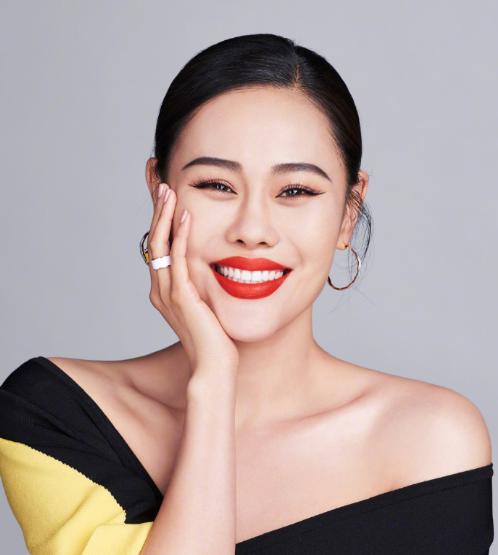  p>袁娅维(tia ray),1984年12月12日出生于湖南省怀化市,中国内地流行