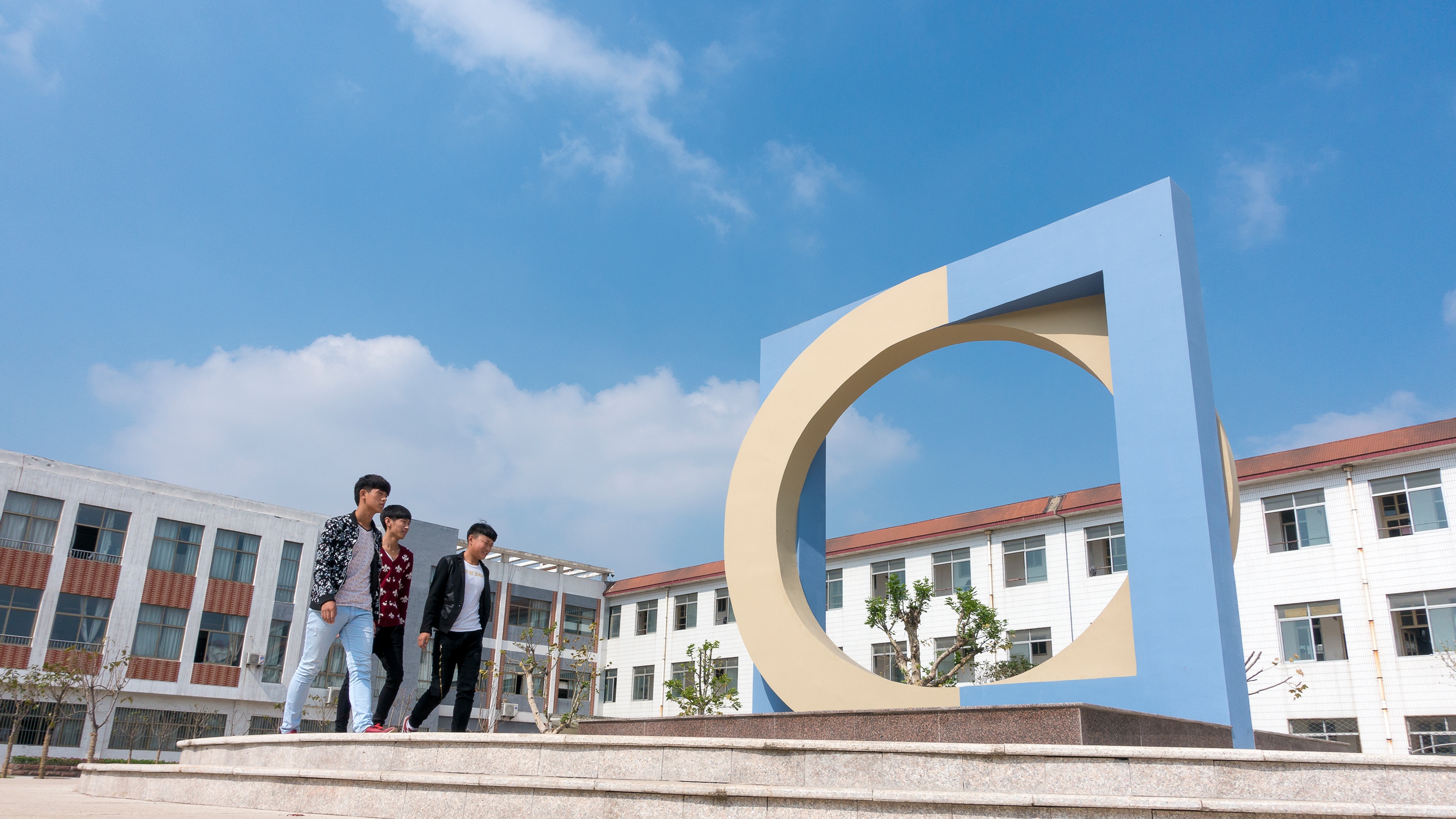  p data-id="gnbtn2n9ew">滕州五中始建于1958年,地处山东省 a target