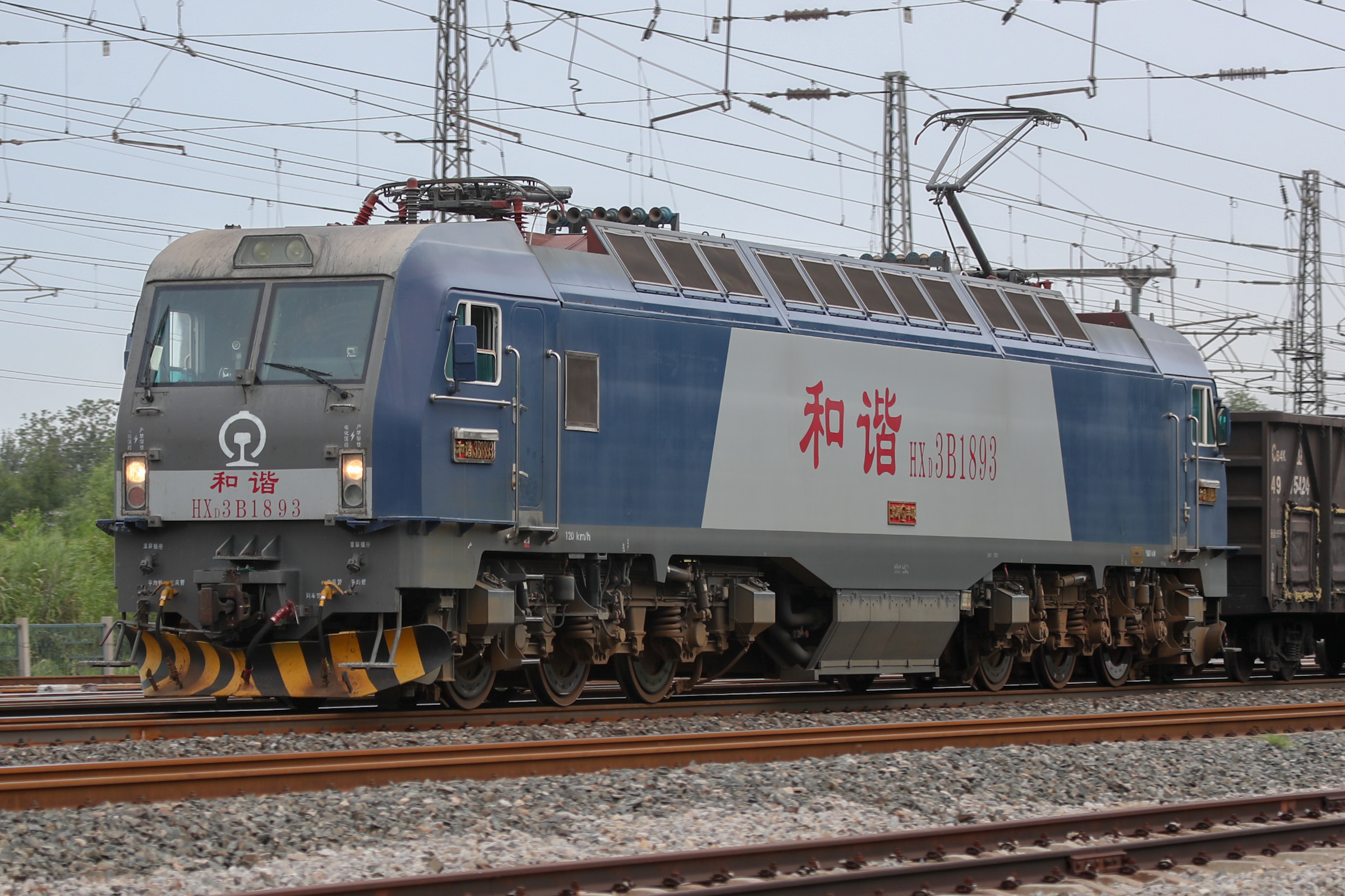 和谐3b型电力机车