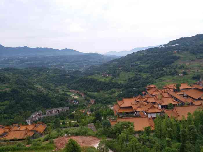 data-lemmaid="10662466">江津区 /a>四面山镇,距重庆中心城区,四川