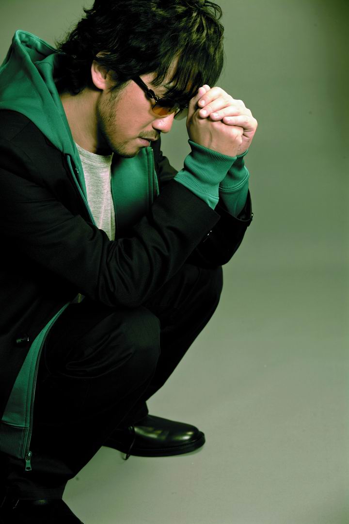  p>周传雄(steve chou),1969年6月7日生于台湾省台中市,祖籍湖北省