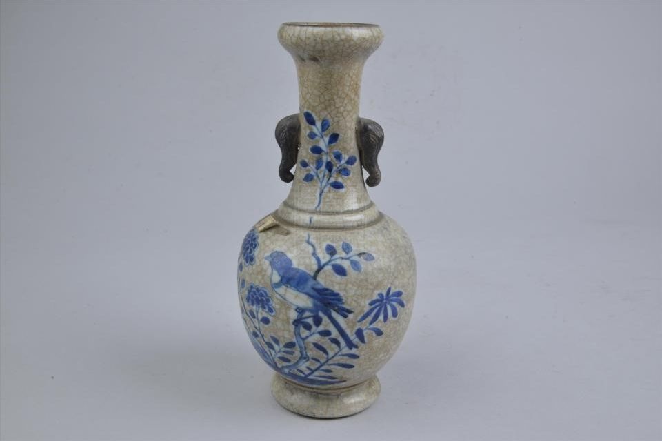 清仿“成化年制”款哥釉青花花鸟纹瓷瓶_百度百科