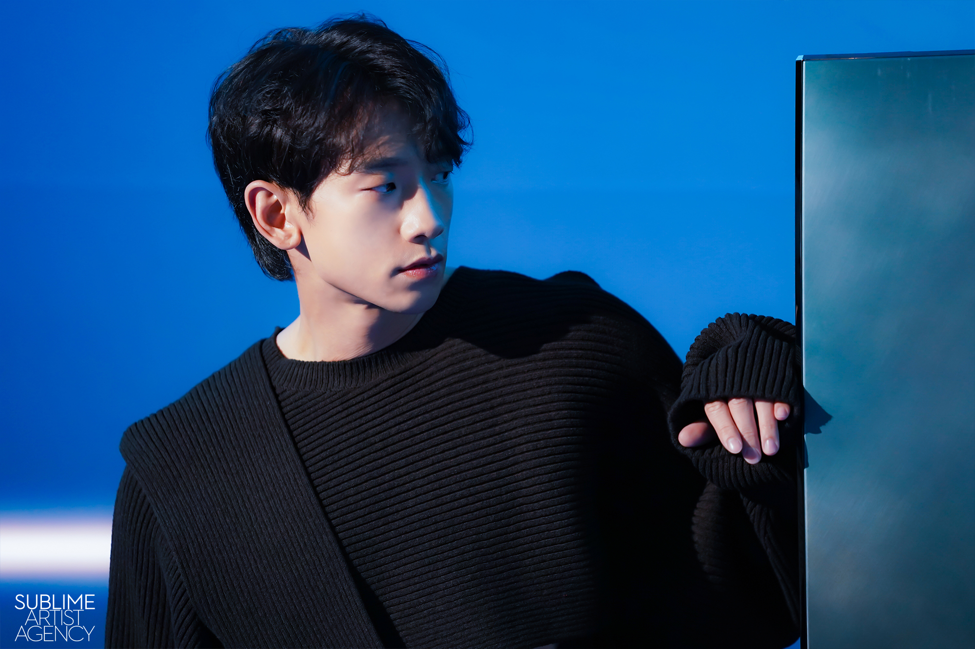  p>郑智薰(rain),1982年6月25日出生于韩国首尔,韩国流行男歌手,演员