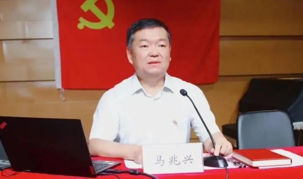  p>马兆兴,男,1965年4月生,山西右玉人,1986年8月参加工作.